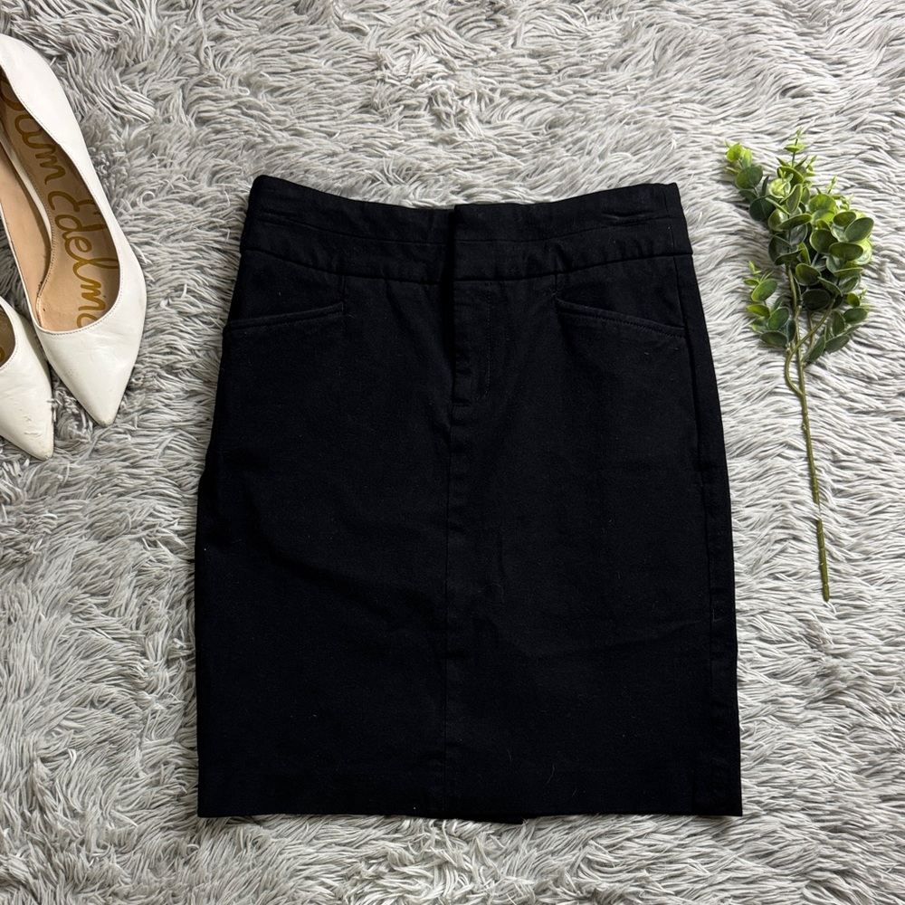 Banana Republic Classic Black Pencil Skirt size 2P